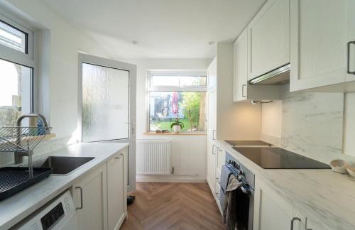 Palm Haven House - Luxury family-friendly Newquay surf house near Porth Beach perfect for walking, pets, exploring - Foto 13