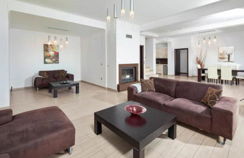 Anna Nissaki - Photo 16