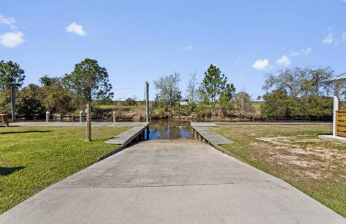 Waterfront Home with Pool by Next Step Property Management - Foto 7