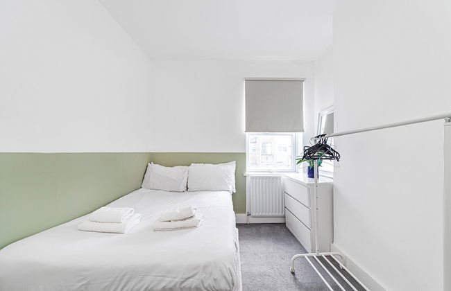 Spacious & Chic 3bed House in London - Photo 22