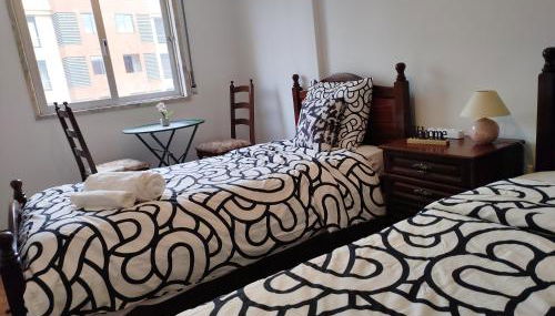 Room place to stay in Lisbon - Photo 3