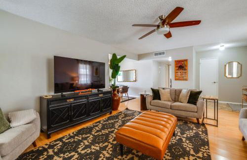 Walk to Golf Club Sun City Home with Private Pool! - Foto 4