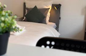 DUTTI'S HOME - Apartment A l 2 rooms l 4 Beds l TV l WIFI l Kitchen l Parking l Autobahn - Foto 15