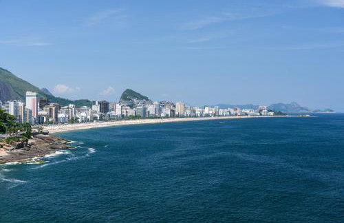 Ocean Blue Moderno Próximo à Praia do Leblon Vista Mar Espetacular Piscina Garagem Wi Fi e Sauna - Foto 26