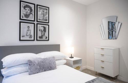 Newly Furnished Apt w/ Patios - Hampstead Heath - Foto 23