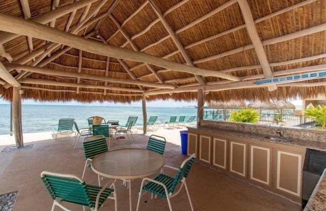 Picturesque 2 Bedroom Condo with Fabulous Ocean Views. 2 Condo by RedAwning - Foto 28