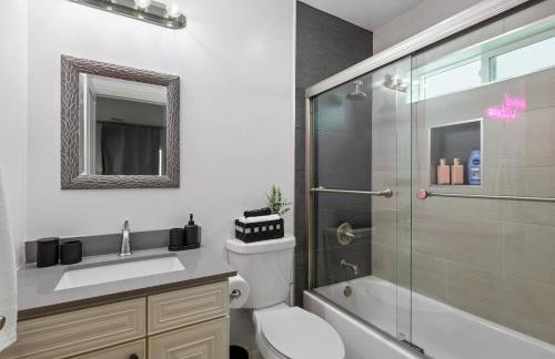 Luxury Oasis in Culver City! Free parking and Jacuzzi - Foto 26