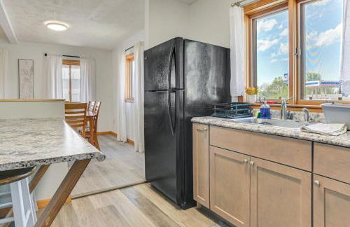 2 Living Areas! Cedar Home 11 Mi to Mt Holiday Ski - Foto 7