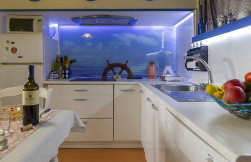 un barco en tierra - Foto 10