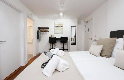 New Lodge Studios with Full Kitchen and Parking - Foto 67