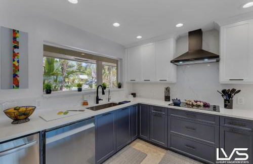 New Royal 80ft Waterfront Wlk2Beach HotPool Spa KitchenBBQ - Foto 43