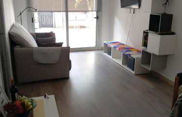 Near beaches large private patio, aircon & community pool - Foto 7