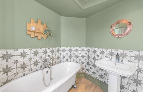 Luxury Plymouth Work & Stay House - Photo 30