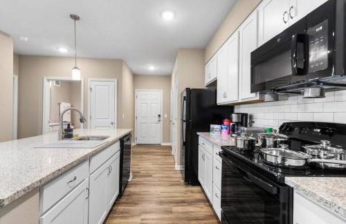 Elegant 3BR/2BA Condo Near Beaches & Attractions - Foto 16