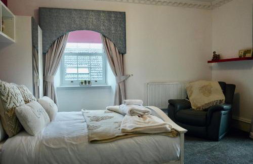 6BR House with Butler, Sauna & Hot Tub in Glasgow - Foto 16