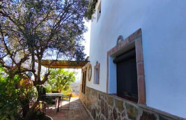 Künstlerhaus Finca Madreselva mit atemberaubenden Weitblick mit Infinitypool, kleinen Teichen und vielen Sitzplätzen in Tolox Malaga im Nationalpark Sierra de las Nieves, ideal für Entspannung, aber auch zum Wandern - Foto 61