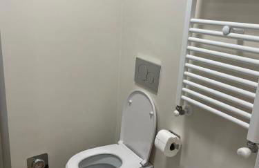 Bilocale con terrazzo e vista spettacolare sui monti - Photo 11