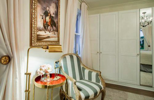 THE LIBERTY HOUSE Of Old Town Designer Home - Photo 6