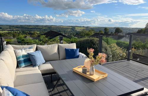 Stylish 3 Bedroom with Balcony and Amazing View - Photo 20