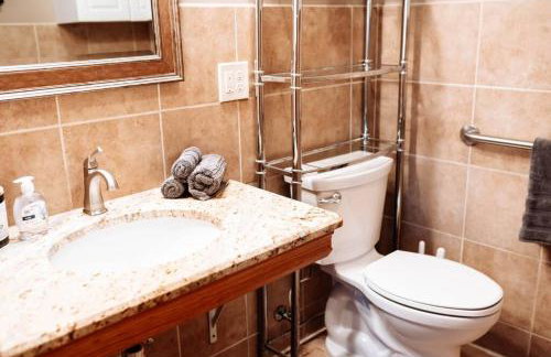 Spacious Five-Bedroom Bliss - Foto 8