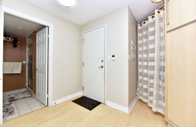 Sarkar Suites - 3888 Duke of York Blvd - Photo 3