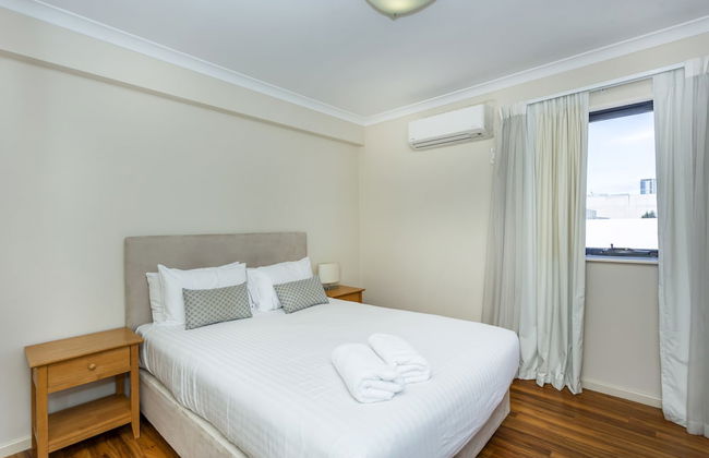 Perth West End Apartment 406 - Photo 3