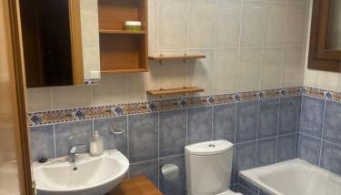 BIESCAS Todas las comodidades y más GAS, GARAJE , TRASTERO, CENTRO, WIFI, - Foto 5