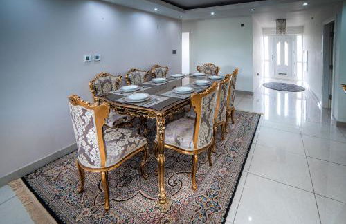 Family & Contractors 3 BR Bungalow Cot Garden Netflix Coffee Station - Foto 10