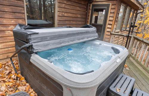 Huge Cabin w Hot Tub, Deck, Grill, Fire Pit, WiFi - Foto 63