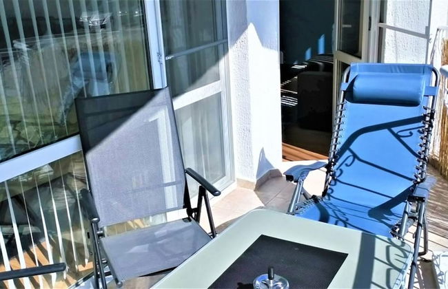 Stunning Beach Apart-sleeps 5! Pool & Sea Views! - Foto 23