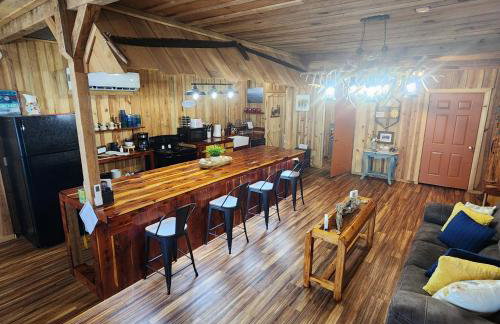 Unique Country Cabin Meets Farmhouse Modern!!! - Foto 14