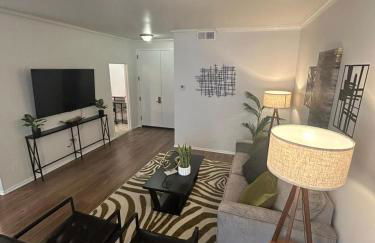 Beverly Hills City Vibe 1 br Apt w Parking 324 - Photo 23