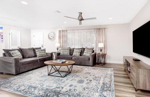 Modern Home, Heated Pool, Close to Beaches! - Foto 11