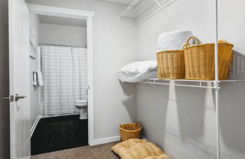 NEW Shoreline 401 2BR Condo Near Downtown and Bay - Foto 20