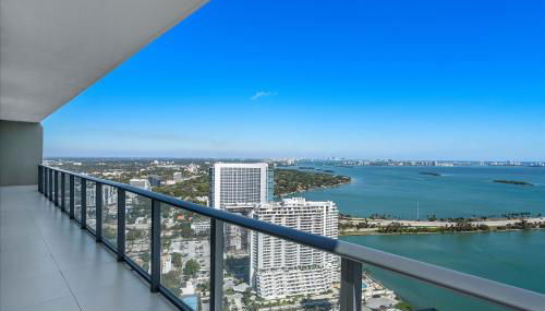 POSH Ocean View Penthouse - Heated Pool, Gym, Office! 10mins Beach - Foto 3