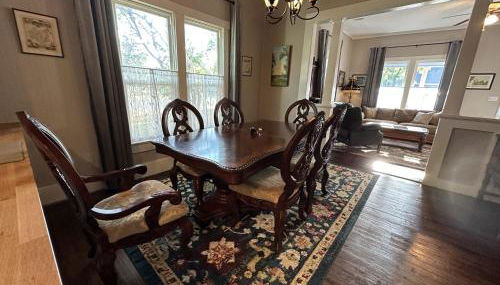 Blueberry Bungalow - Locally Run! Enjoy our PS5! - Foto 5