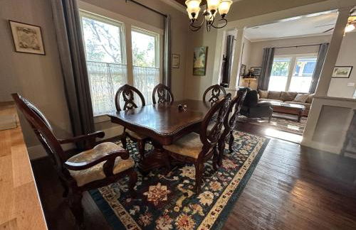 Blueberry Bungalow - Locally Run! Enjoy our PS5! - Foto 5