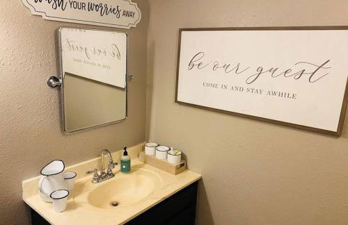 Cottage with Hot Tub and Pool Bandera, TX. - Foto 30