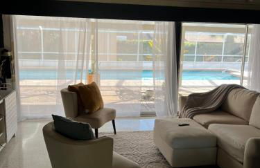 Modern house with pool near Downtown - Foto 13