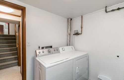 Mid-Century Style And Class In Quiet NE Location - Foto 25