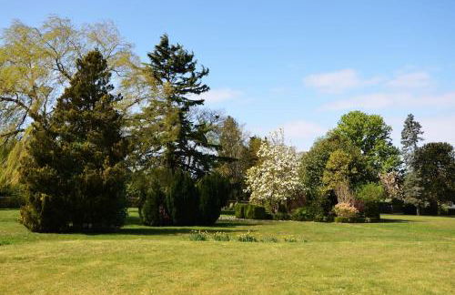 NEW - Beautiful, spacious Beechwood Lodge with lovely gardens - Photo 5