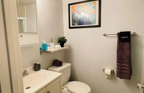 Artist's Condo with 2 Bedroom & Arcade - Foto 12