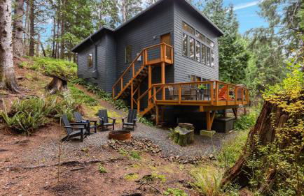 Peaceful Treehouse-Style Stay with Sauna Fire Pit Forest Views Near the Coast The Treehouse by AvantStay - Foto 45