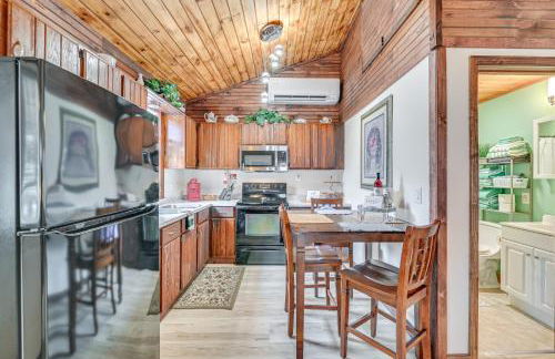 2 Mi to Lake Champlain Cabin with River Access! - Foto 7