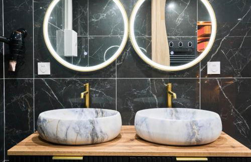 L'Amoria - Suite Romantique moderne avec Jacuzzi & Sauna - Foto 42