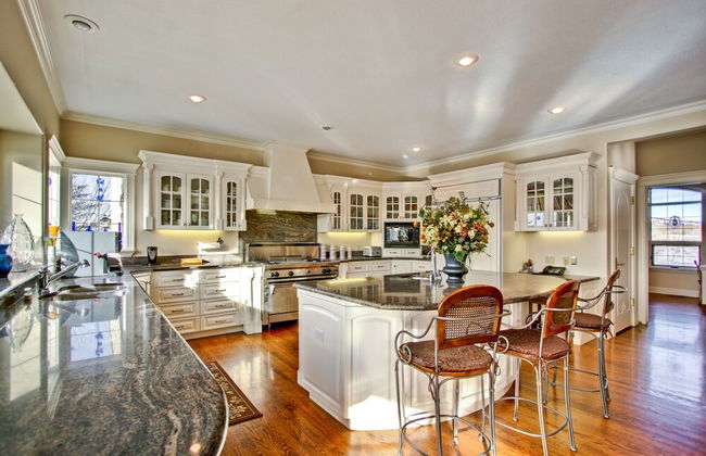 Ghost Lake Manor House - Photo 17