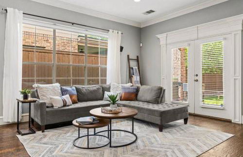 Luxury 4BR Dallas Home with Game Room and Fire Pit - Foto 2