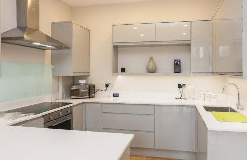 Beautiful 2 bed terrace flat close to Greenwich - Pass the Keys - Photo 31