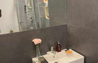 Renovado com AC, 2 WC completos, terraço e garagem - Foto 65