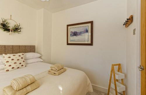 Stylish 3BR House with Free Parking & Garden - Foto 17